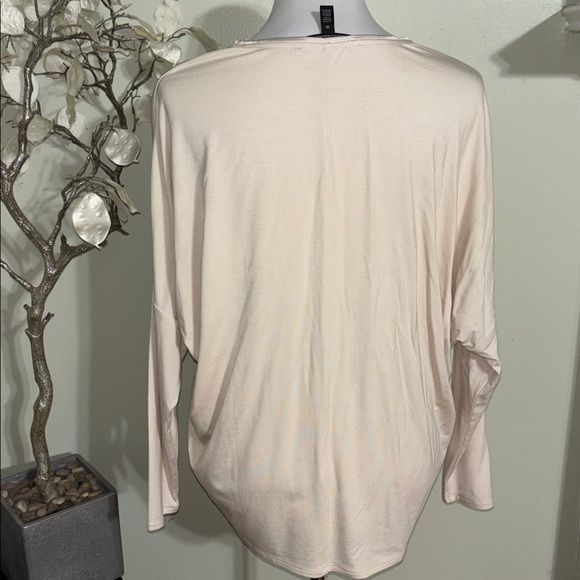 White House Black Market Cream Blouse - Picture 4 of 4